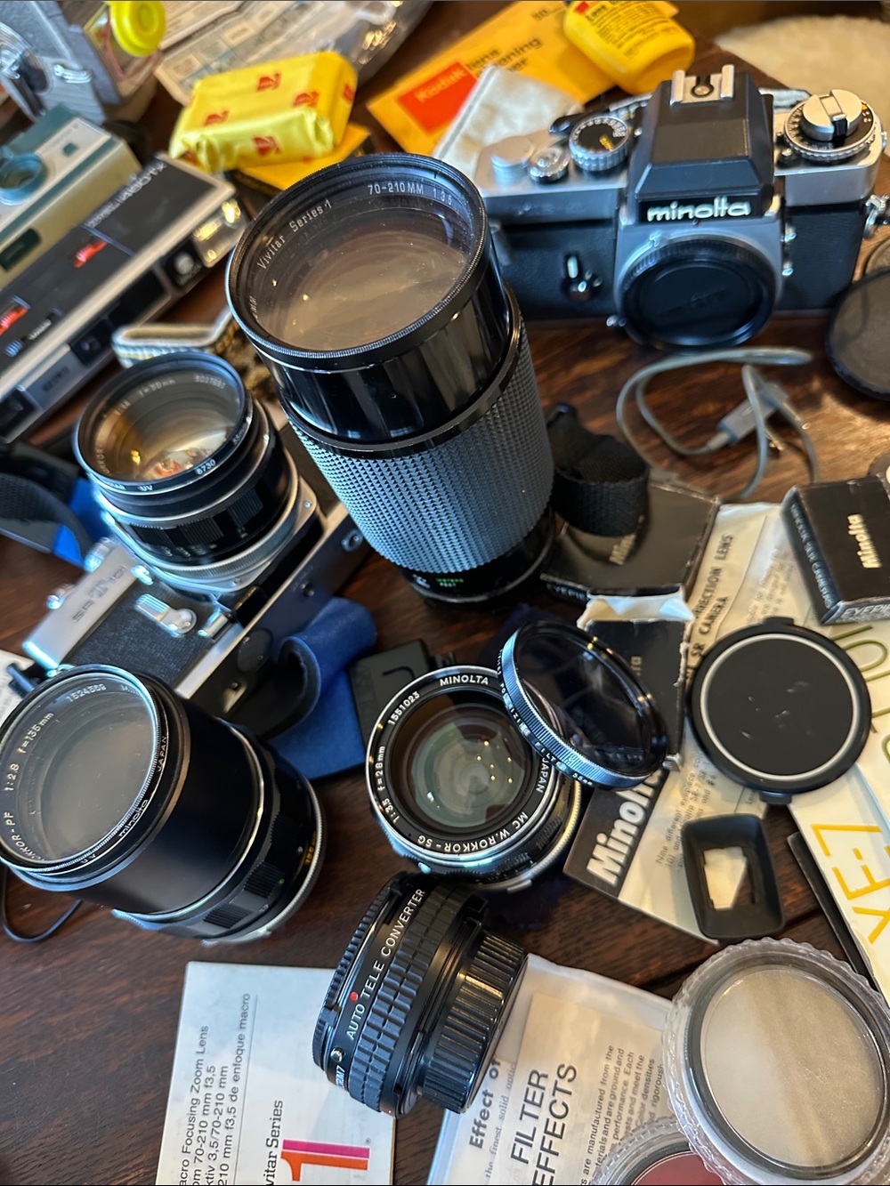 Vintage Minolta Camera Bundle. 2 bodys, 5 lenses, 2 bags, 2 instant ++ - Picture 16 of 16